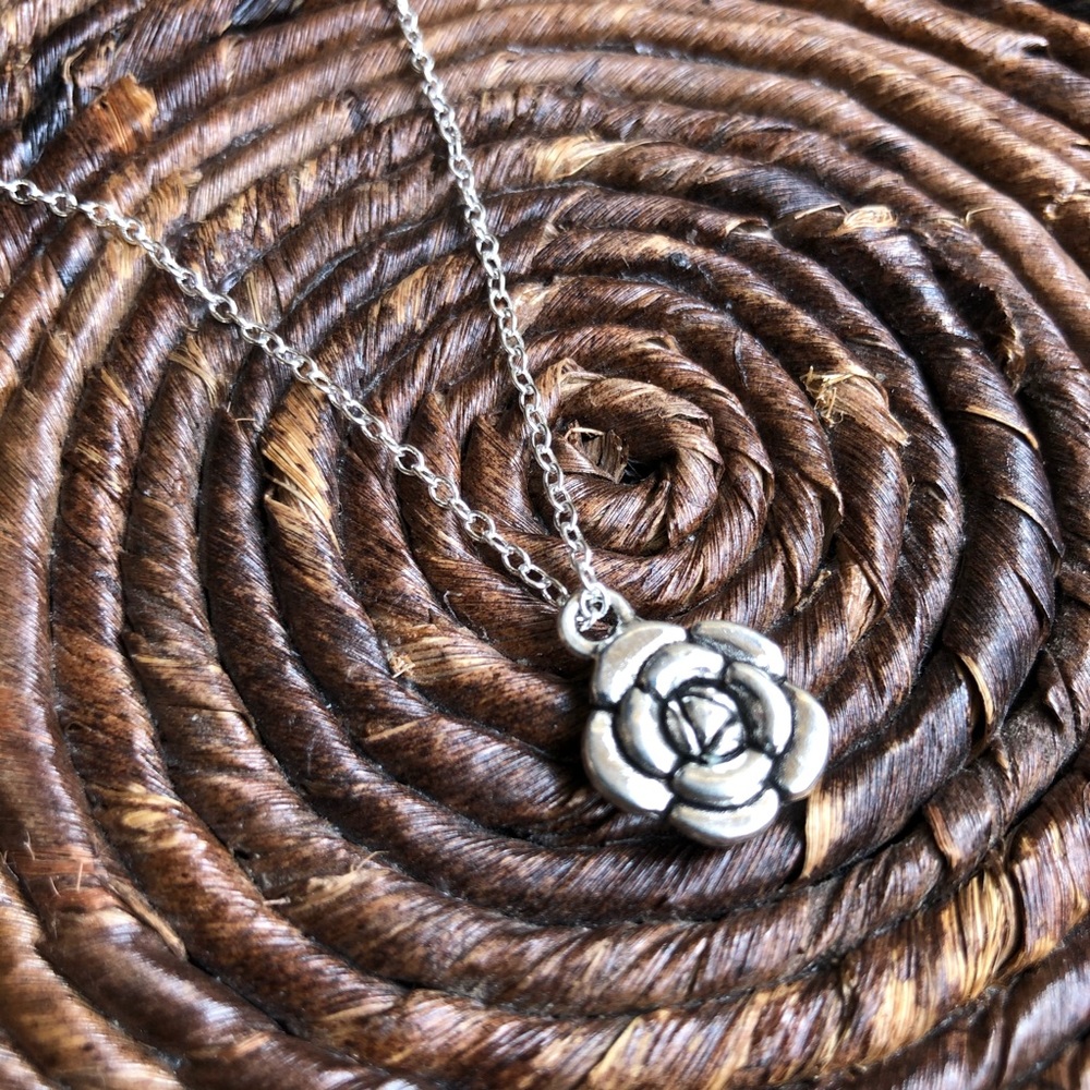 Rose Pendant Necklace
